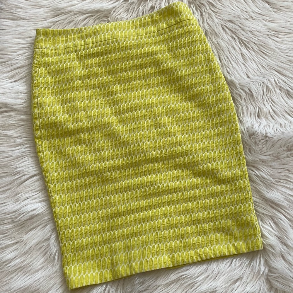 Ann Taylor Lime Green & White Patterned Skirt Sz 4